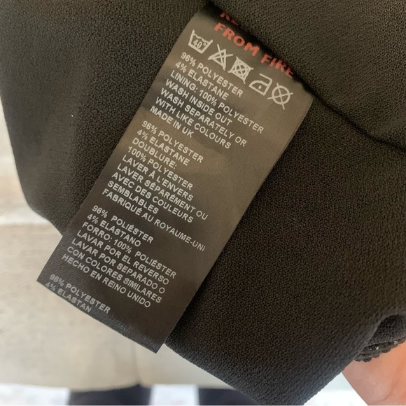 Urban Black floral halter crop top​​​ - Picture 4 of 4